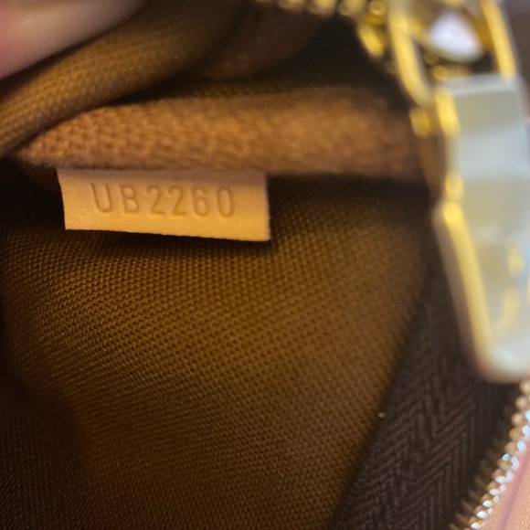 Louis Vuitton Mini Pochette - Picture 5 of 6